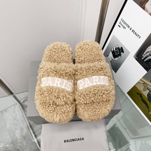 顶级版本 厚底真羊毛！新色！Balenciag 巴黎世家潮品毛拖 ！ 最新的 Political Campaign 徽标刺绣！高级感满满当当！ 欧美名媛 明星